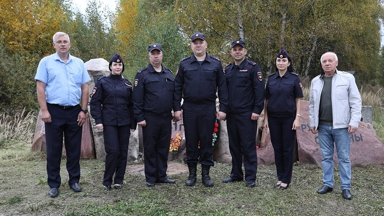 Главная картинка новости: Нижегородские полицейские присоединились к акции «Зеленая Россия»