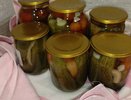 Огурчики в горчичном маринаде исчезают со стола первыми: Руки устали по 50 банок катать, а семья все просит