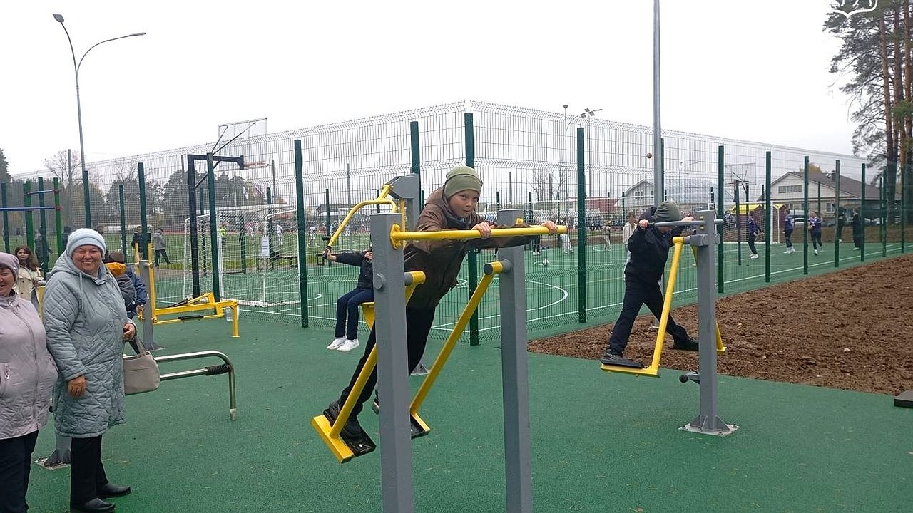 Главная картинка новости: В поселке Вознесенское открылся обновленный стадион