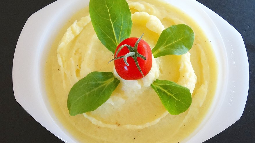 Главная картинка новости: Взбиваем картофель с яйцом — и море вкуснятины на ужин готово: от такого блюда не оторваться