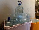 Пластиковые бутылки 5 л храню — словно зеницу ока: вот что из них делаю — порядок в доме теперь обеспечен