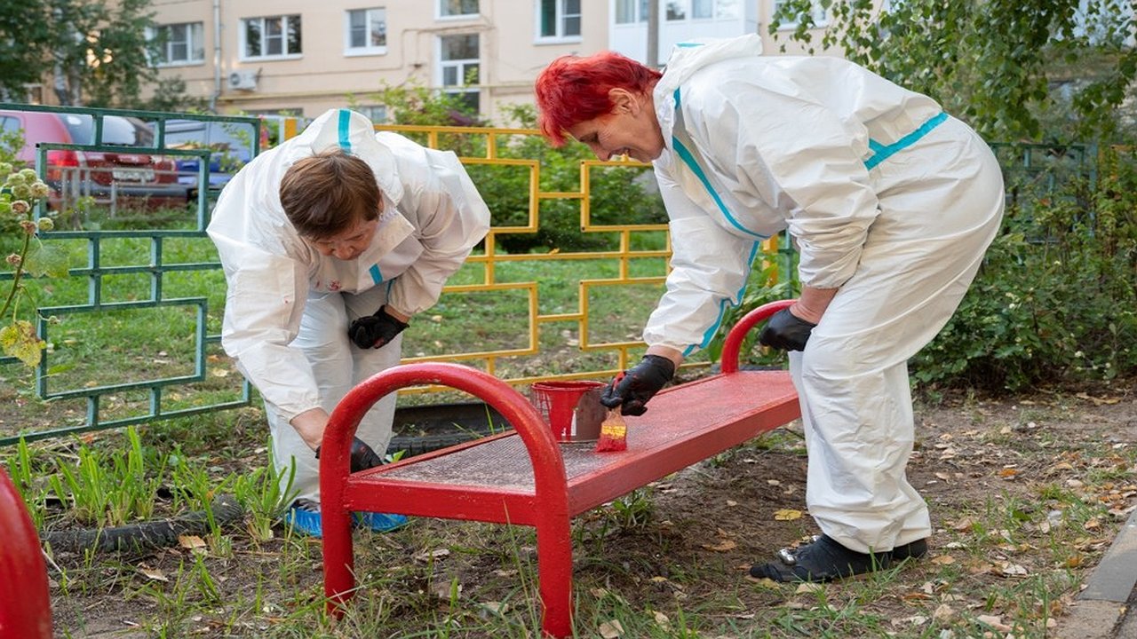 Главная картинка новости: В Нижнем Новгороде за два месяца благоустроили почти пятьдесят дворов и детских площадок