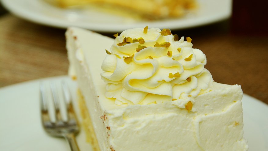 Главная картинка новости: Нежный торт "Лимончелло" с бисквитом и лимонным кремом — вкус Италии у вас дома