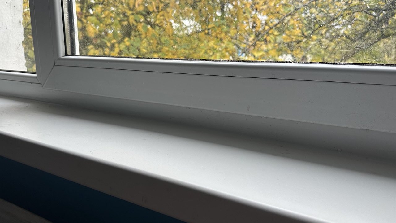 Главная картинка новости: Пластиковые окна будут как новые: вся желтизна и грязь сходят сами за 13 рублей