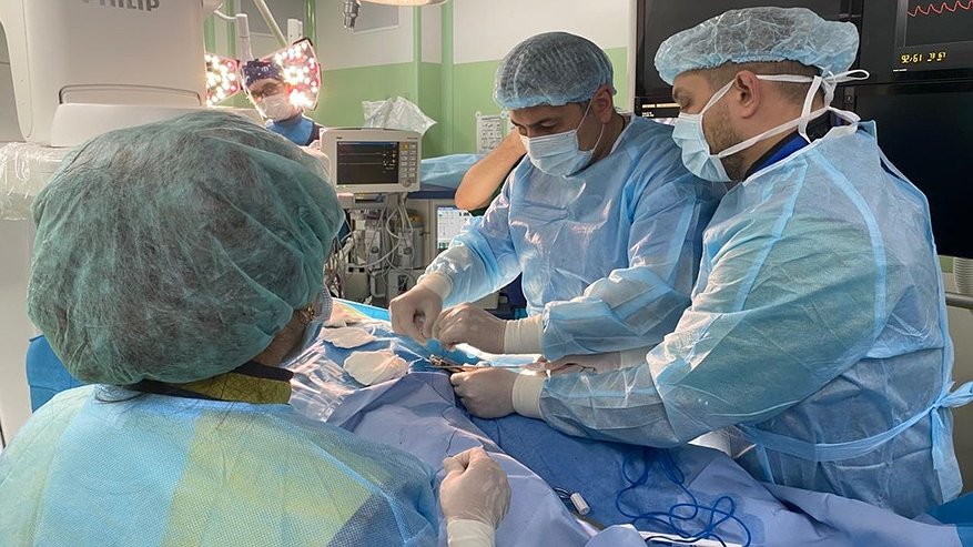 Главная картинка новости: В Нижегородском кардиоцентре впервые провели операции с новым типом имплантатов для сердца