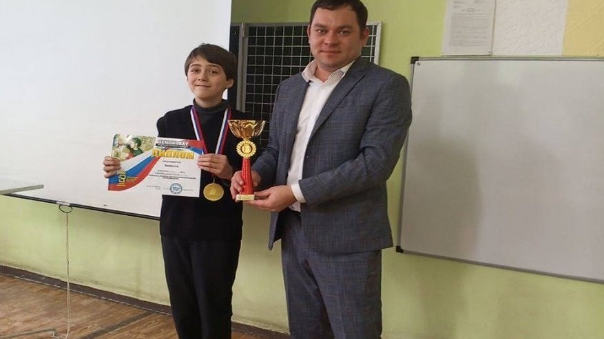 Главная картинка новости: Школьник из Балахны Егор Видяев стал чемпионом мира по шахбоксу в Самарканде