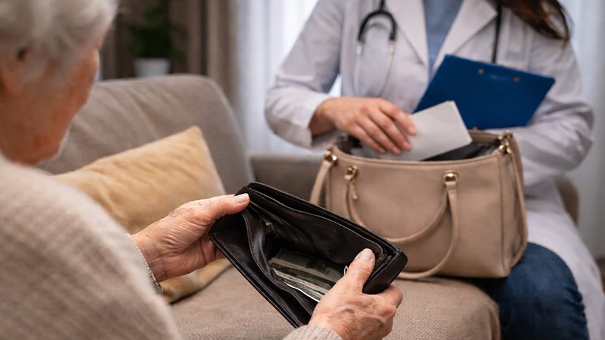 Главная картинка новости: В Балахне мошенницы под видом социальных служб украли у пенсионеров свыше 400 тысяч рублей