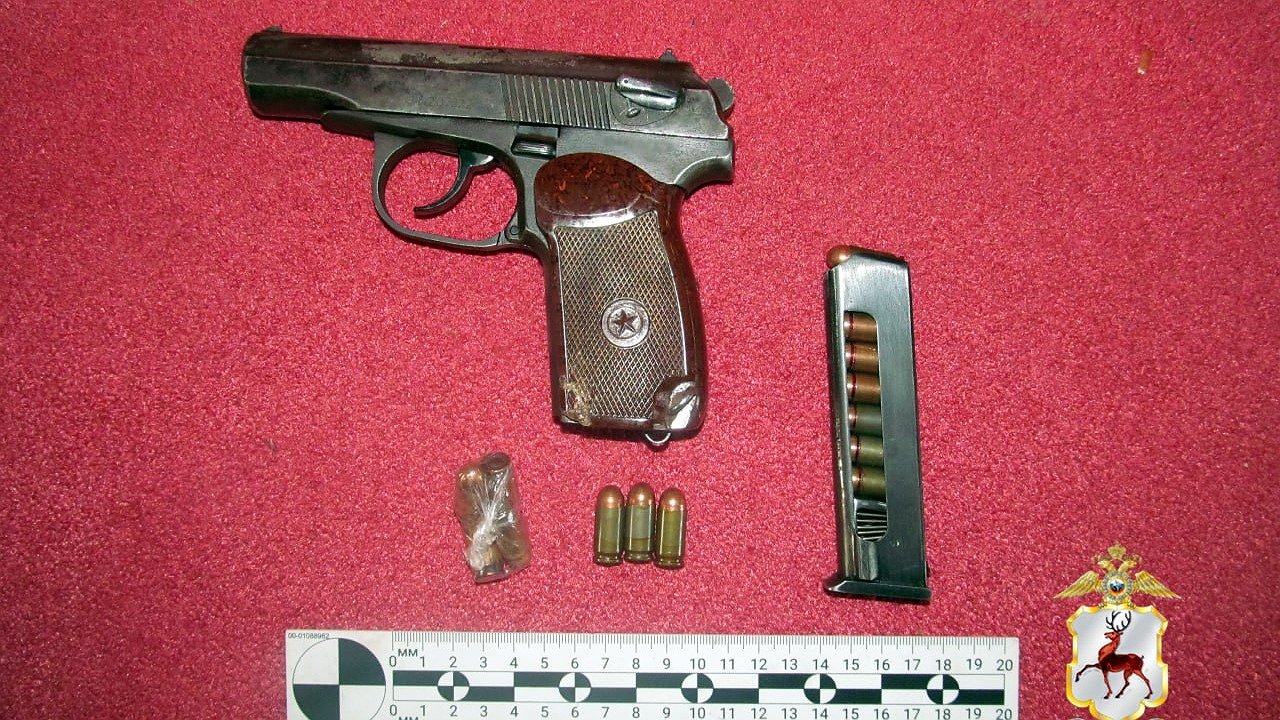 Главная картинка новости: Арзамасца задержали с самодельным пистолетом и боевыми патронами из Самары