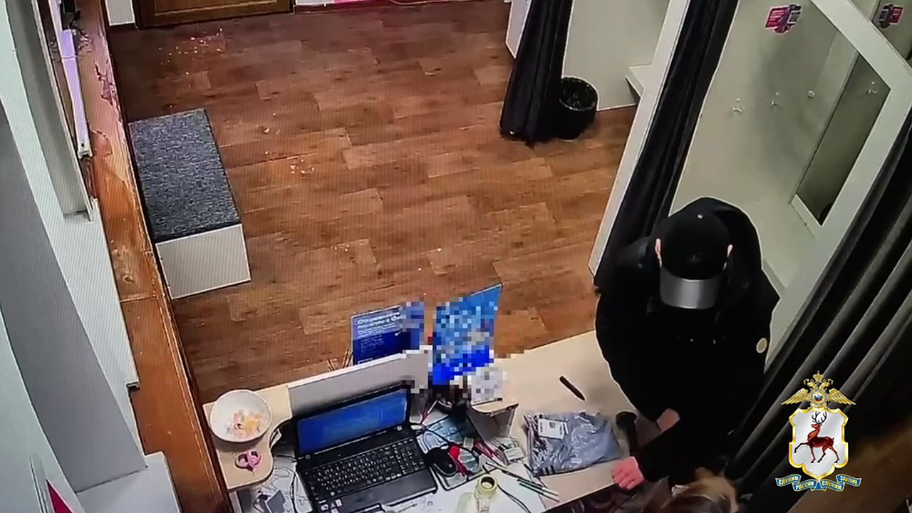 Главная картинка новости: В Нижнем Новгороде полиция задержала напавшего с ножом на работницу ПВЗ