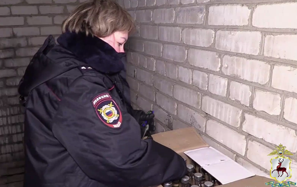 В двух гаражах под Бором нашли контрафактного алкоголя на 4 миллиона рублей