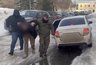 В Сарове двое мужчин едва не насмерть избили посетителя магазина.