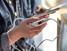 Сперва в розетку или в телефон? Как правильно заряжать свой смартфон